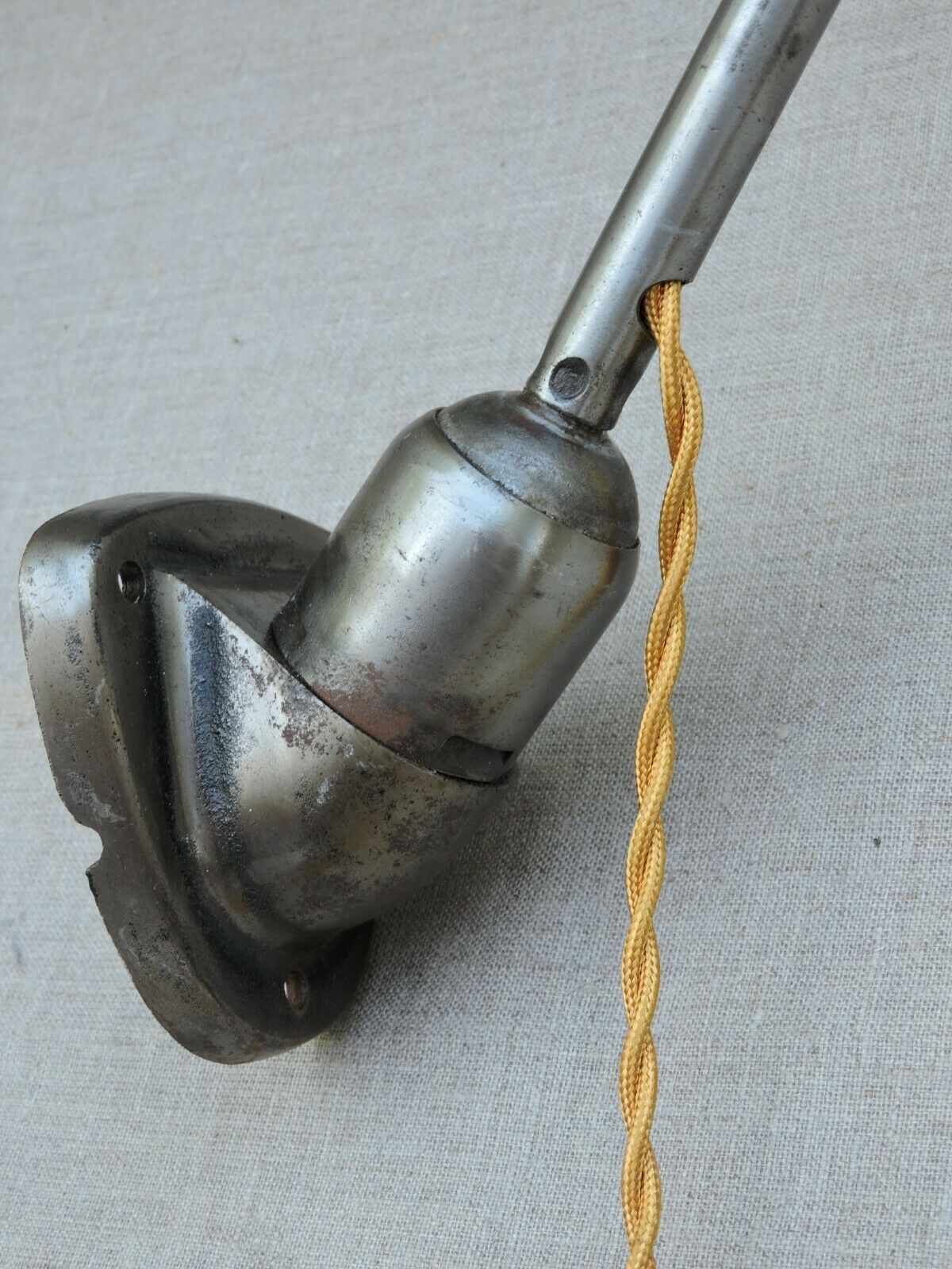 Vintage lamp applying Mazda small model workshop wall