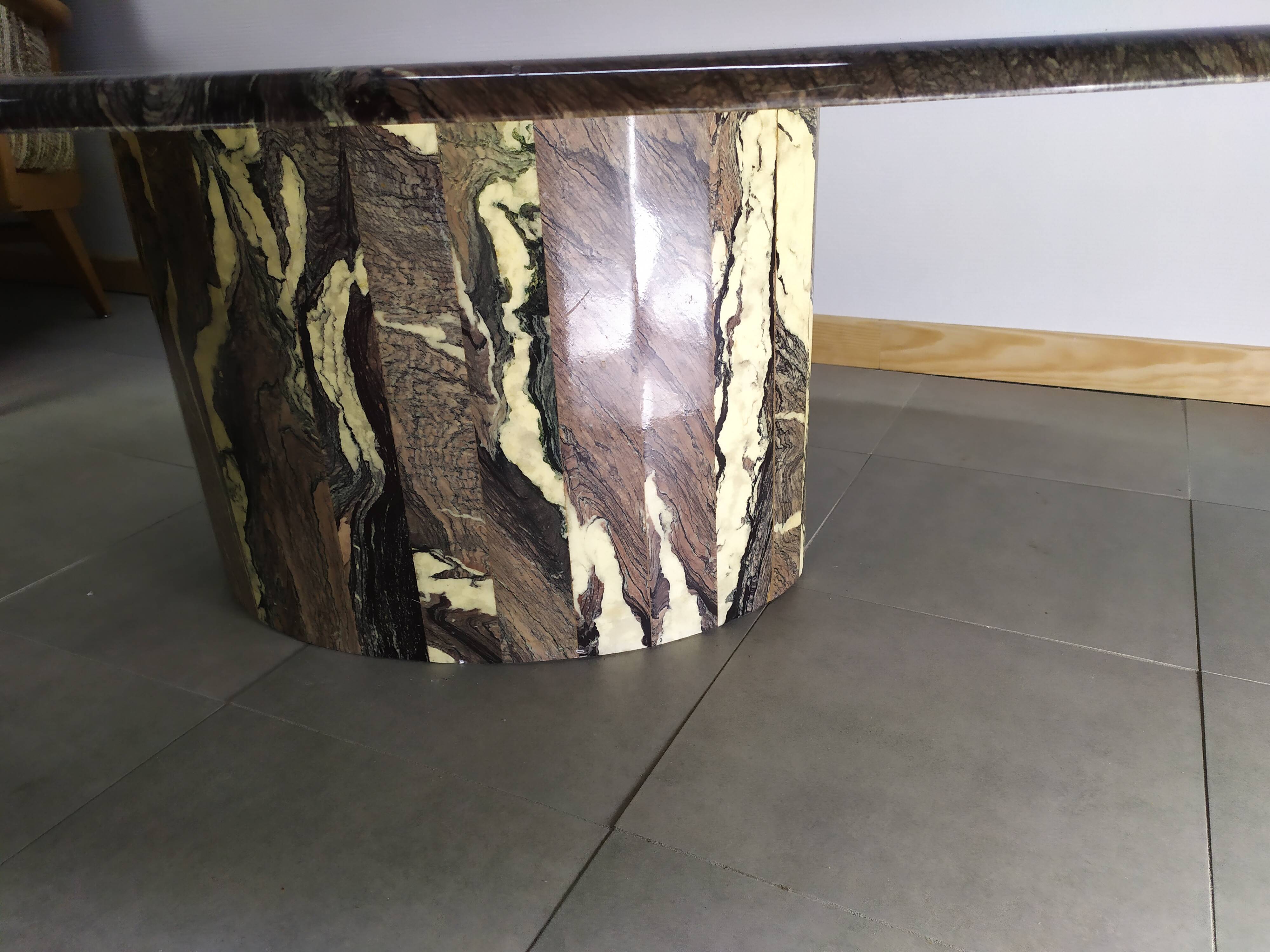 Ancient Oval Marble Coffee Table in Black Granite White Oval