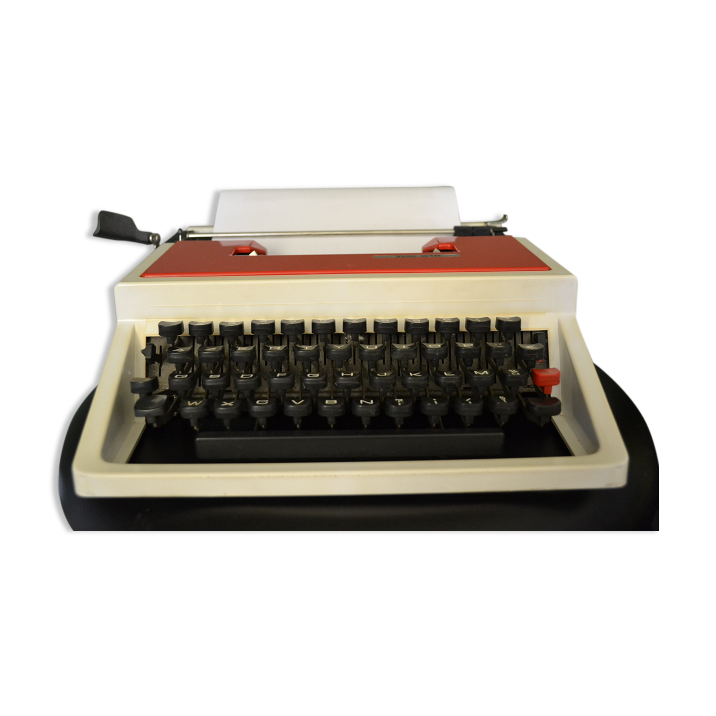 Red and white SVM 315 typewriter
