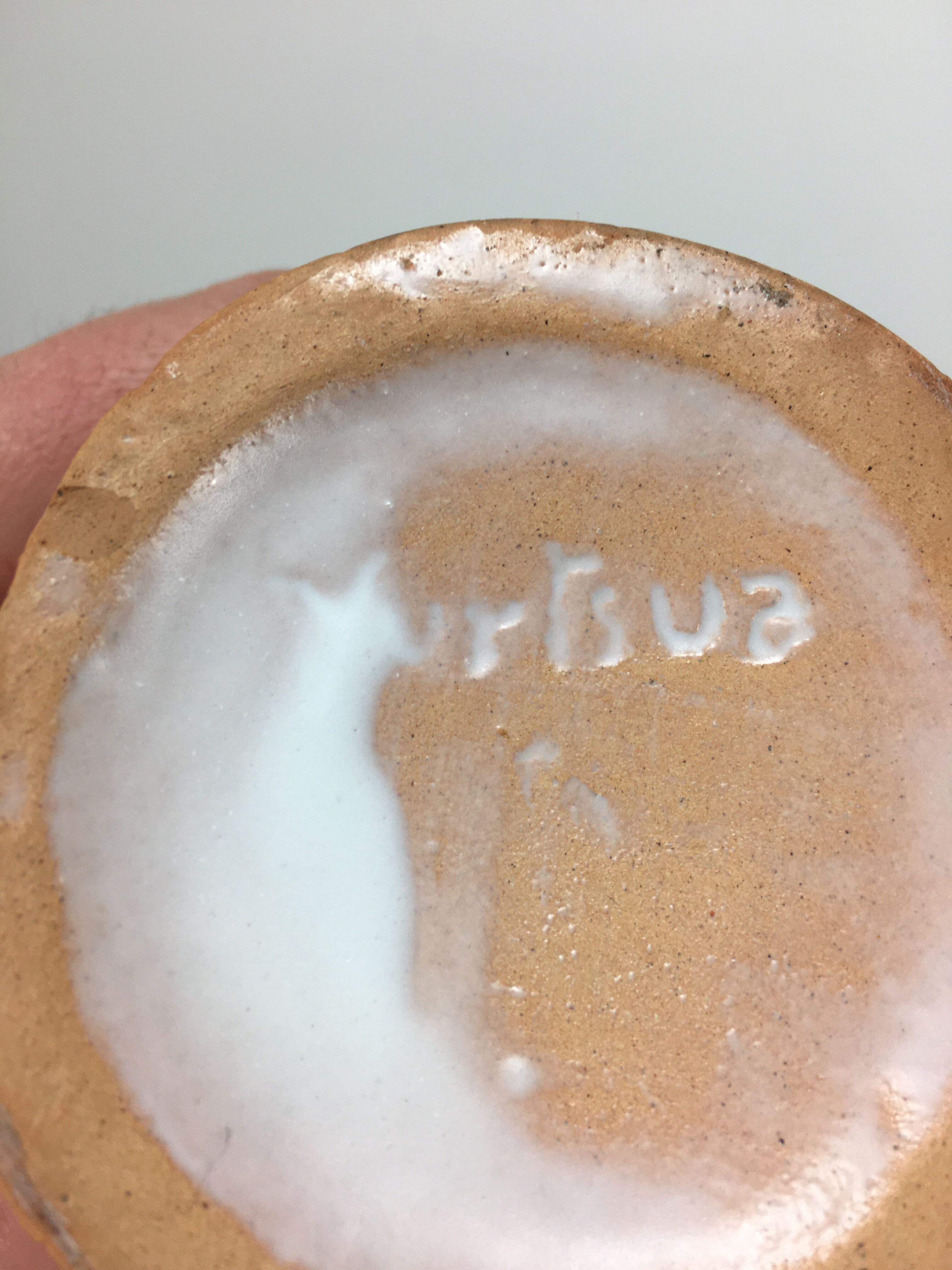 Vase céramique décor pariétal, années 50 signée yurtsua