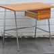 Bureau vintage en bois et tube chromé