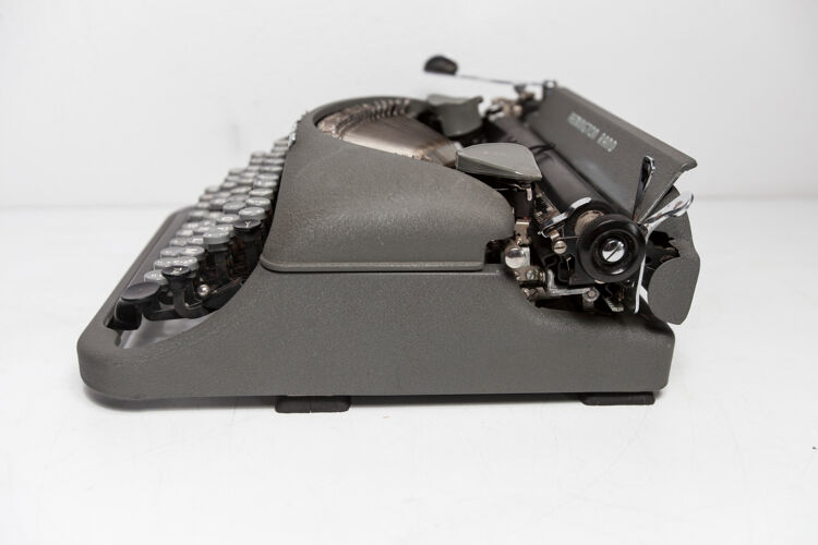 Machine à écrire Remington rand 1947  deluxe modele 5 revisée et ruban neuf