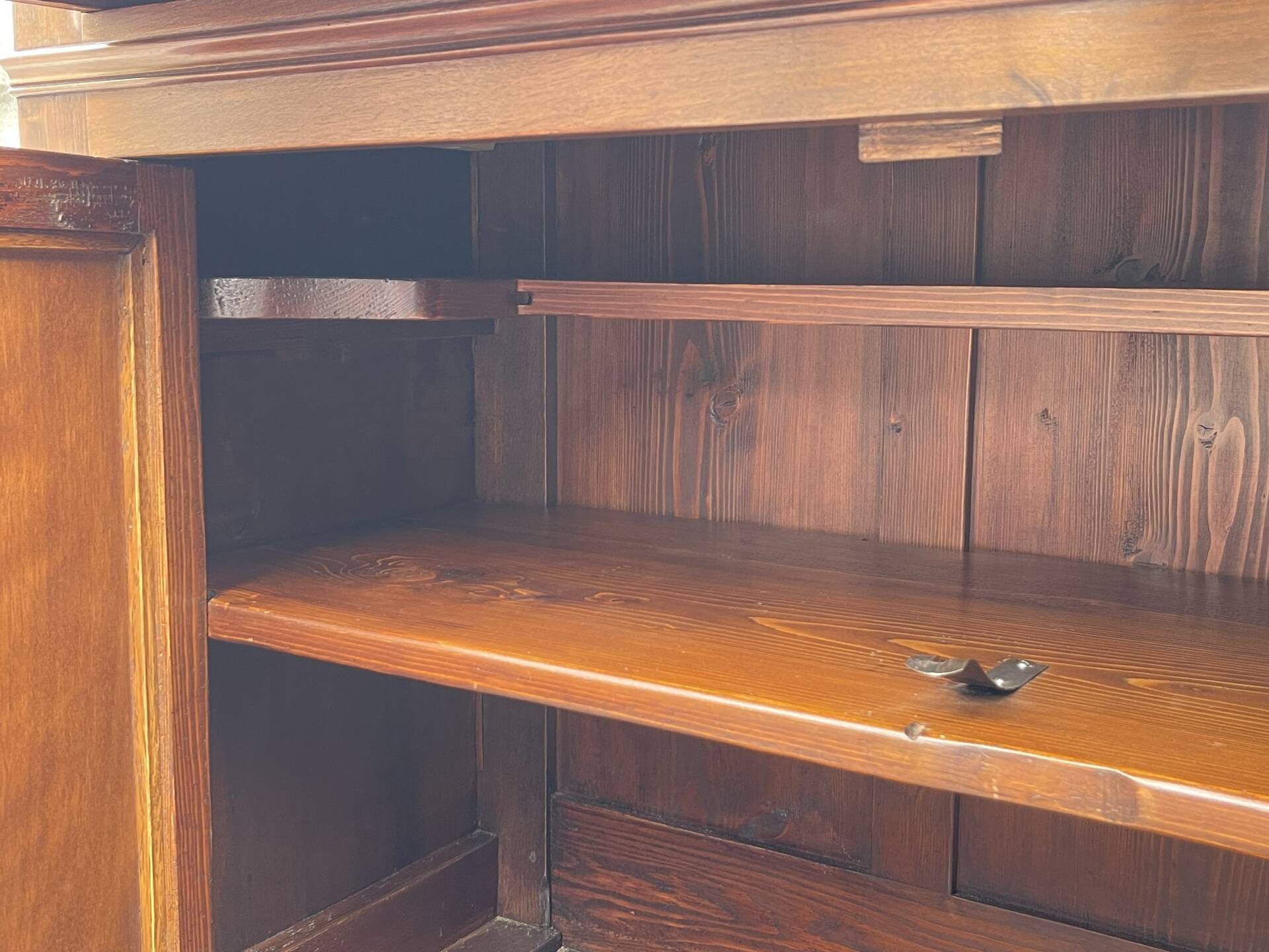 Buffet – Very supportive in solid walnut, quality artisanal work.