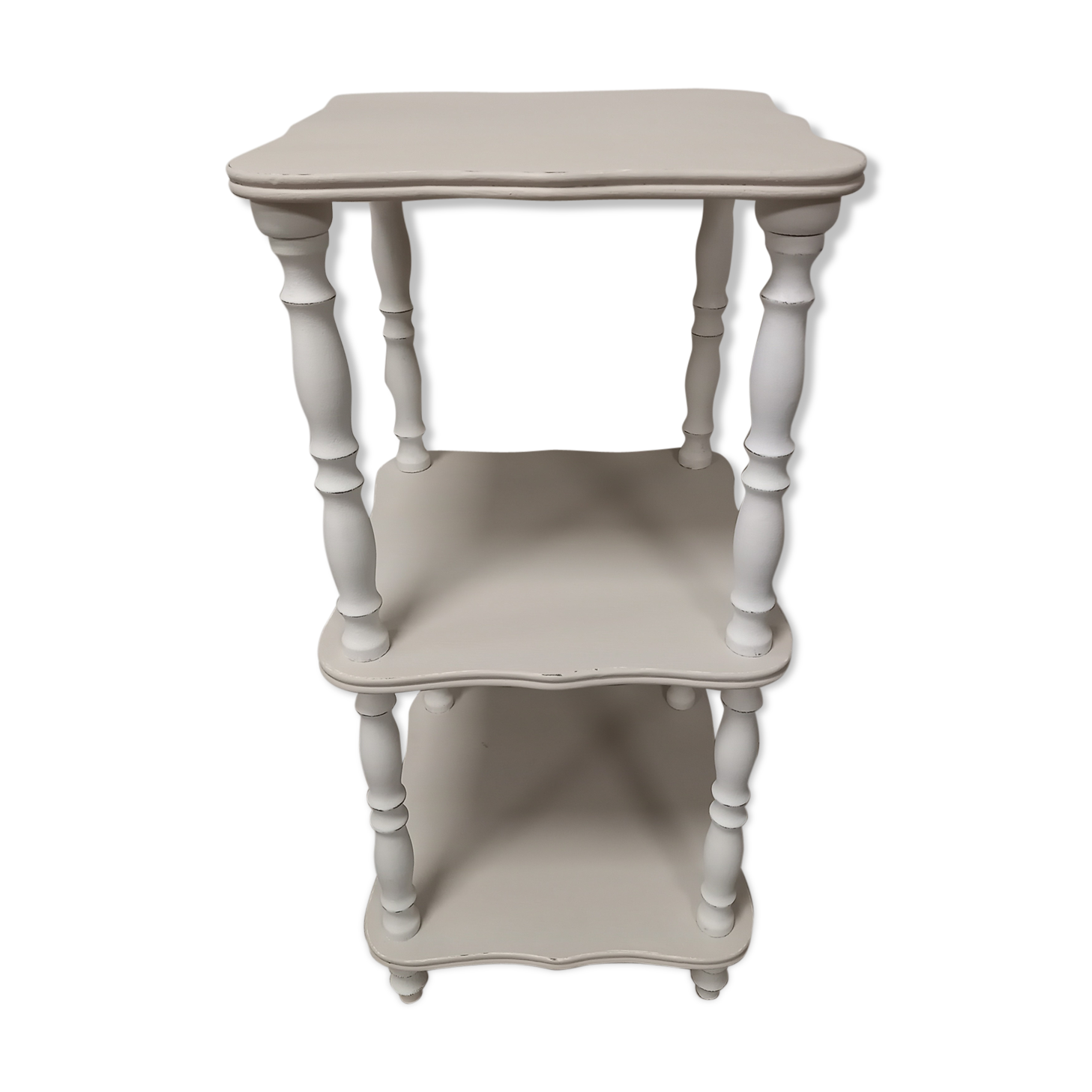 Beige and white patinated square saddle