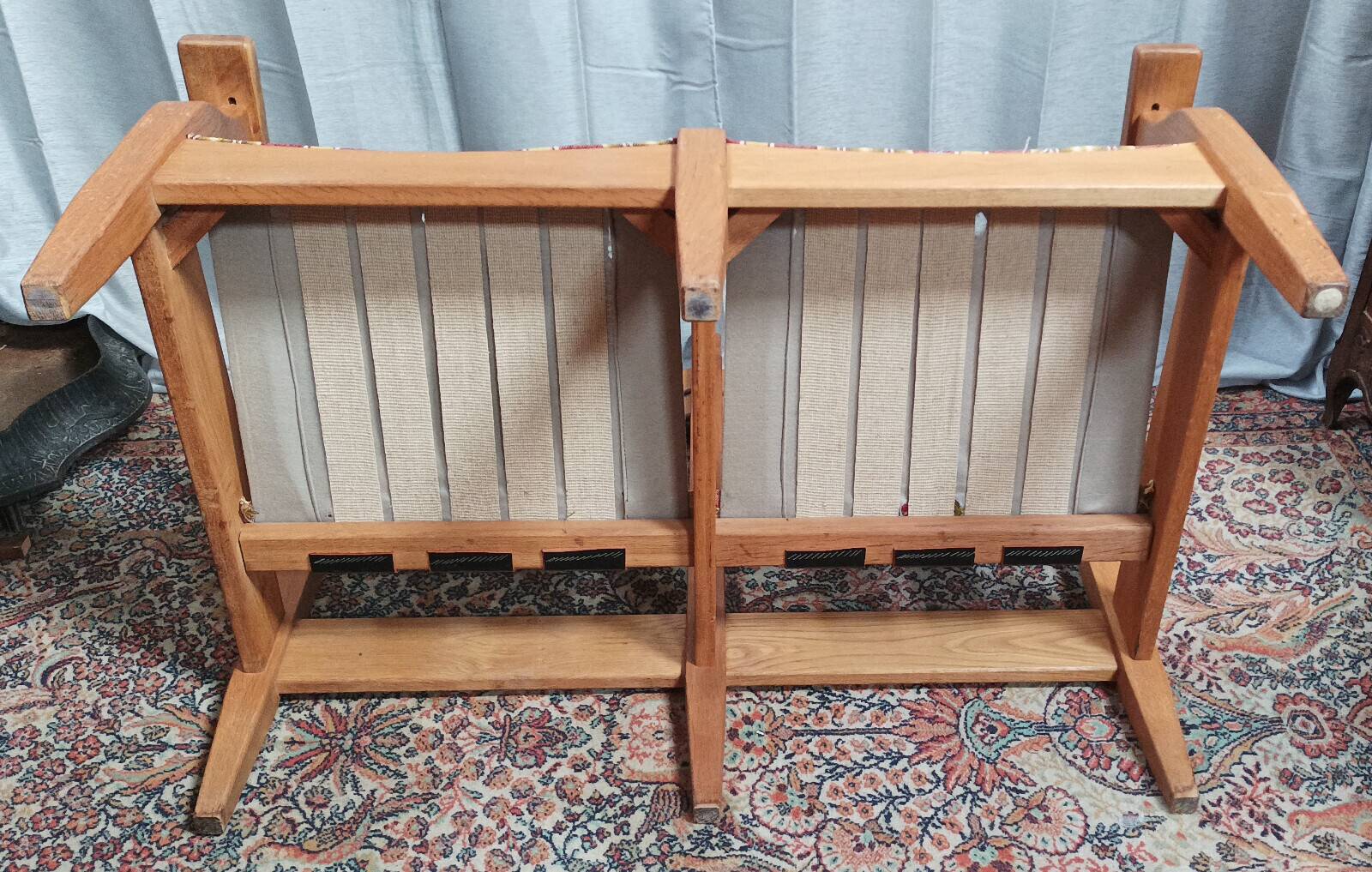Banquette vintage 2 places et repose-pieds en chêne