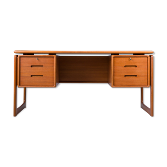 Danish teak desk from Dyrlund, 1970s