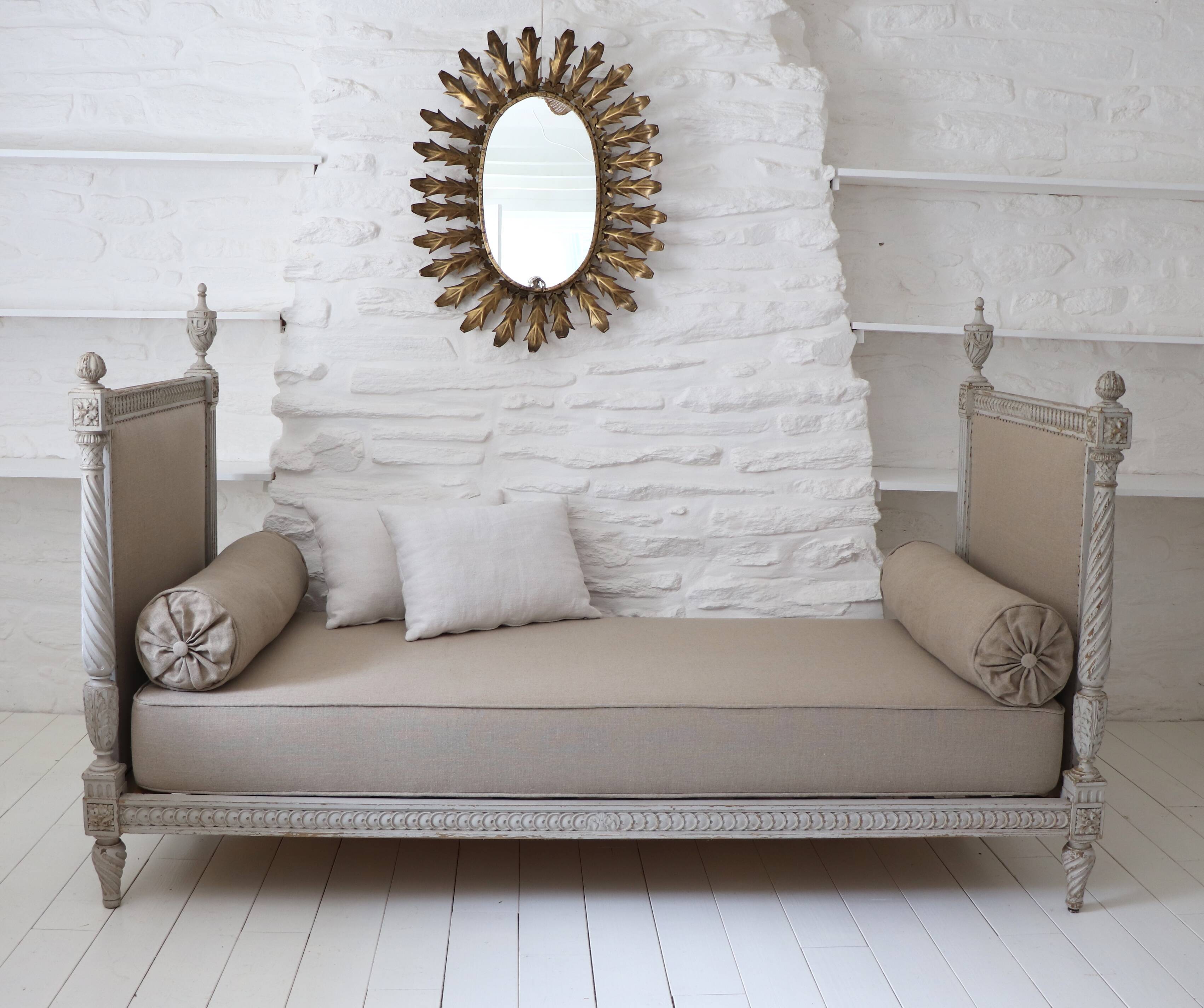 Resting bed - Louis XVI style bench reupholstered in linen