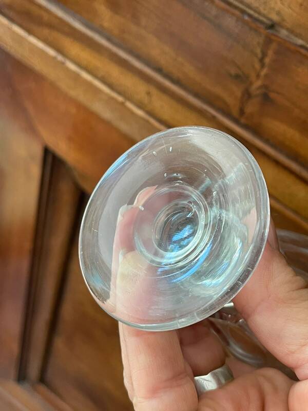 4 verres à vin blanc en cristal taillé à côtes plates modèle Caton