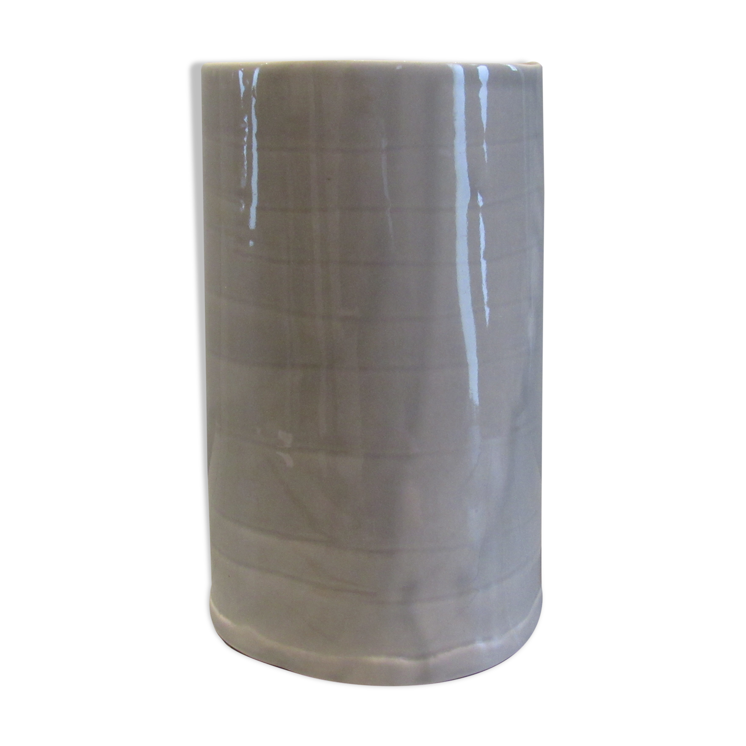 Soft green and natural ceramic vase by Carina Ciscato