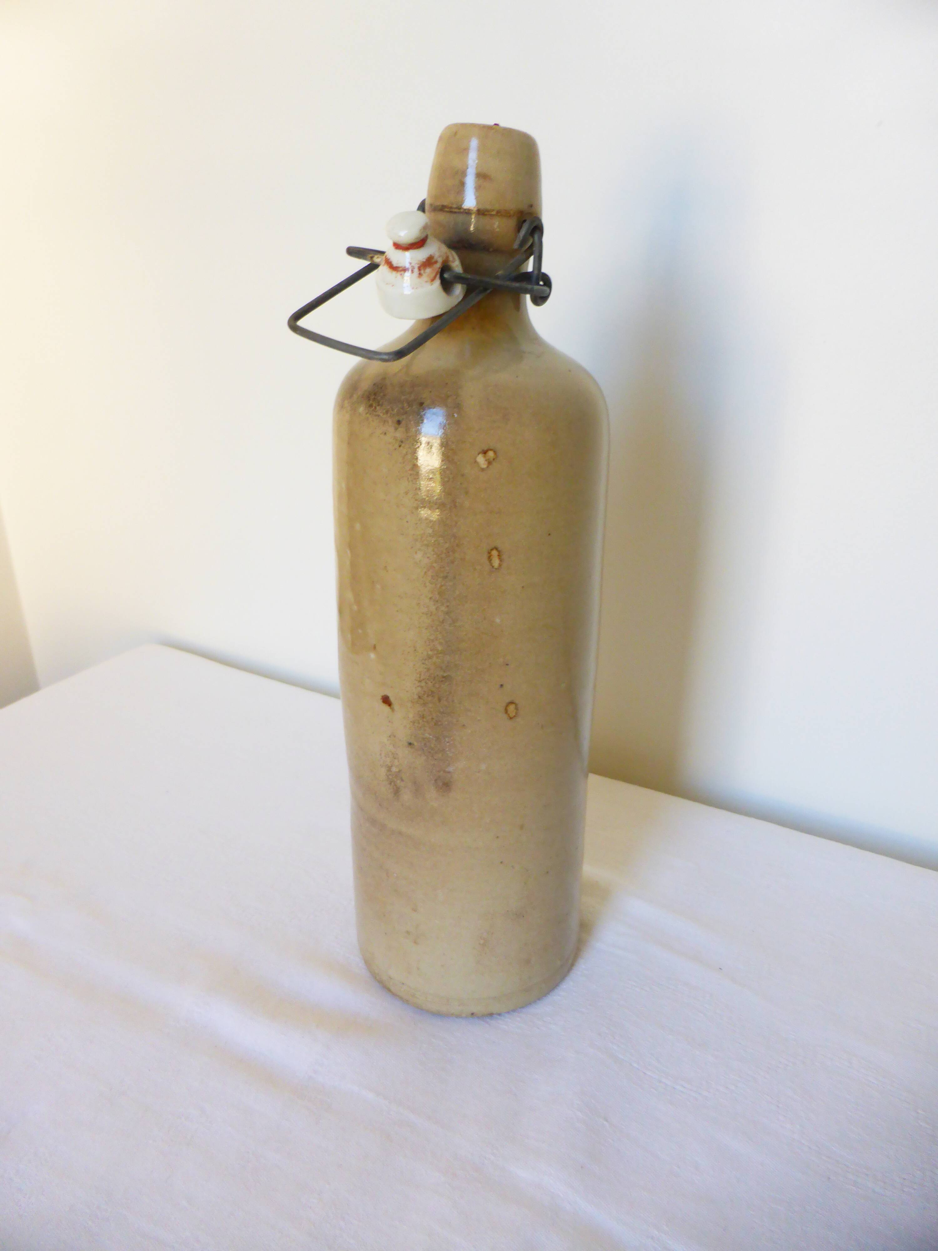 Bouteille en grès vernissé vintage