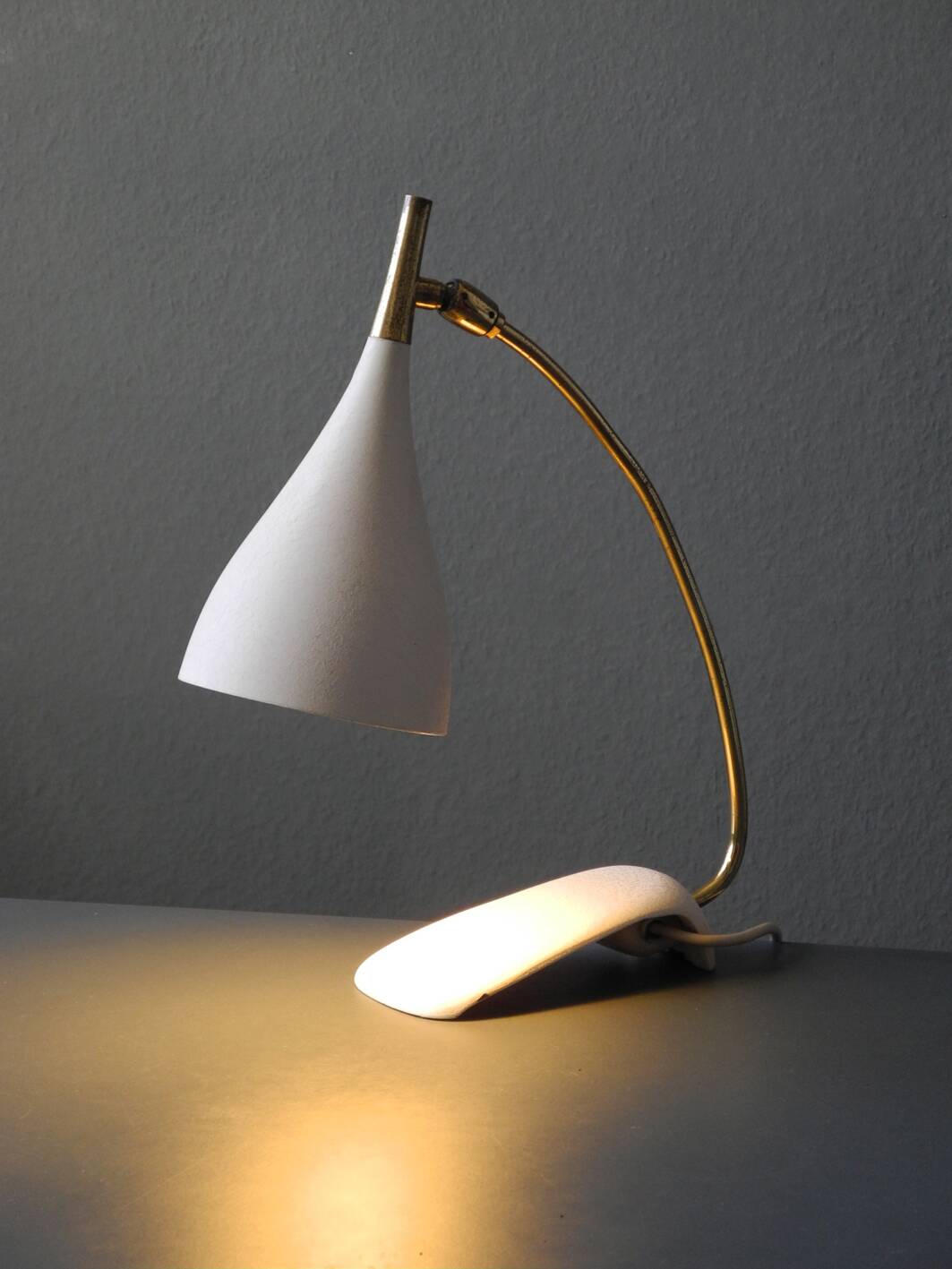 Cosack Mid Century table lamp with beige shrink paint and brass neck