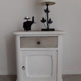 Massive chestnut chevet