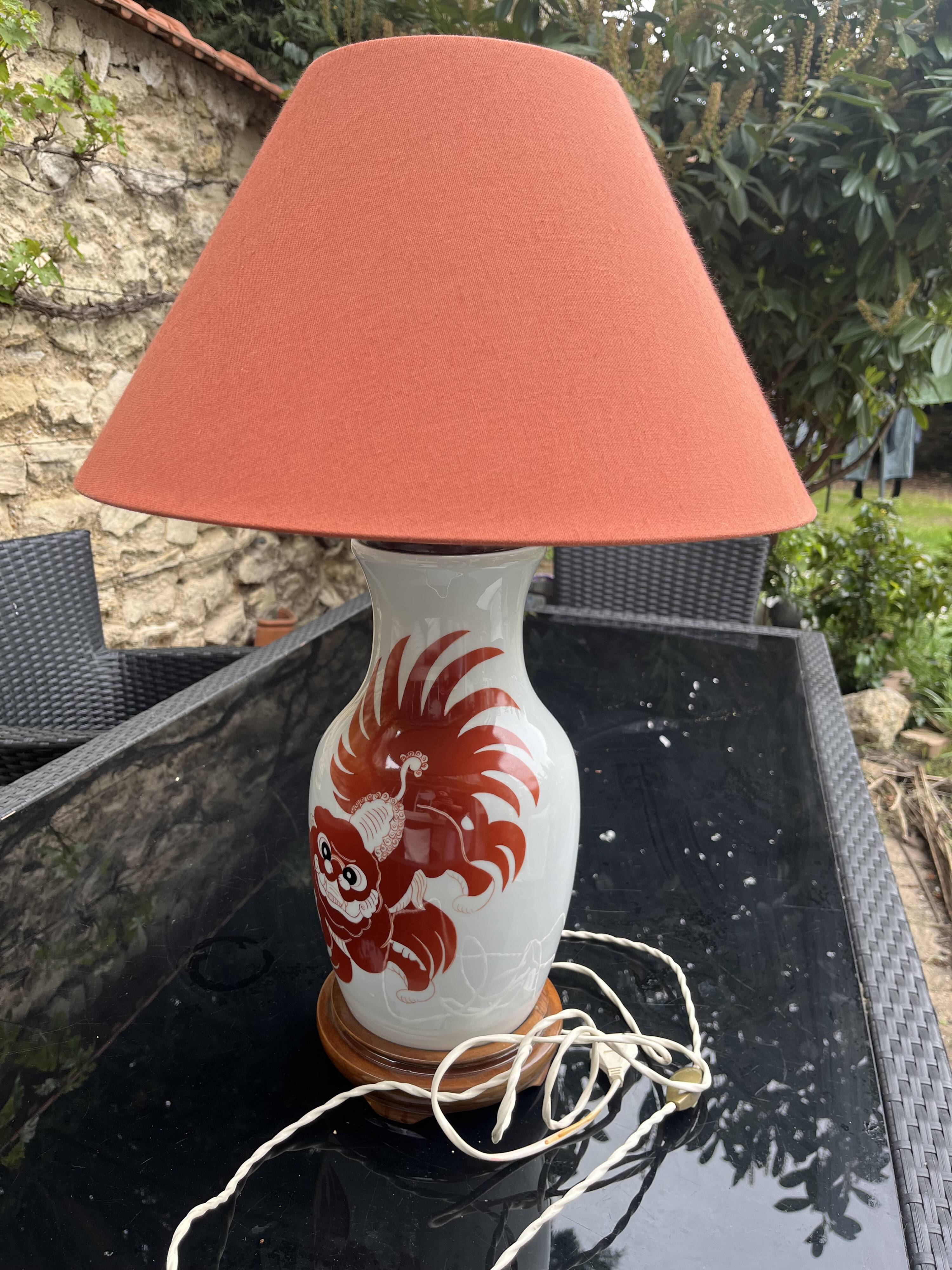 Porcelain table lamp