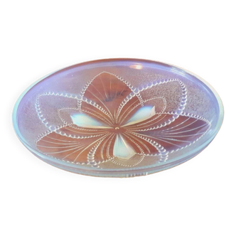Coupe, centre de table art déco année 40 en verre moulé opalescent dlg de sabino ou verlys