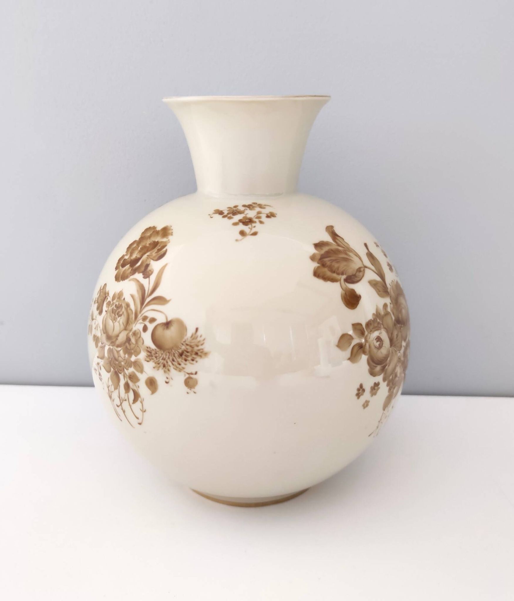 Vase en céramique ivoire et détails floraux marron par Rosenthal, Italie