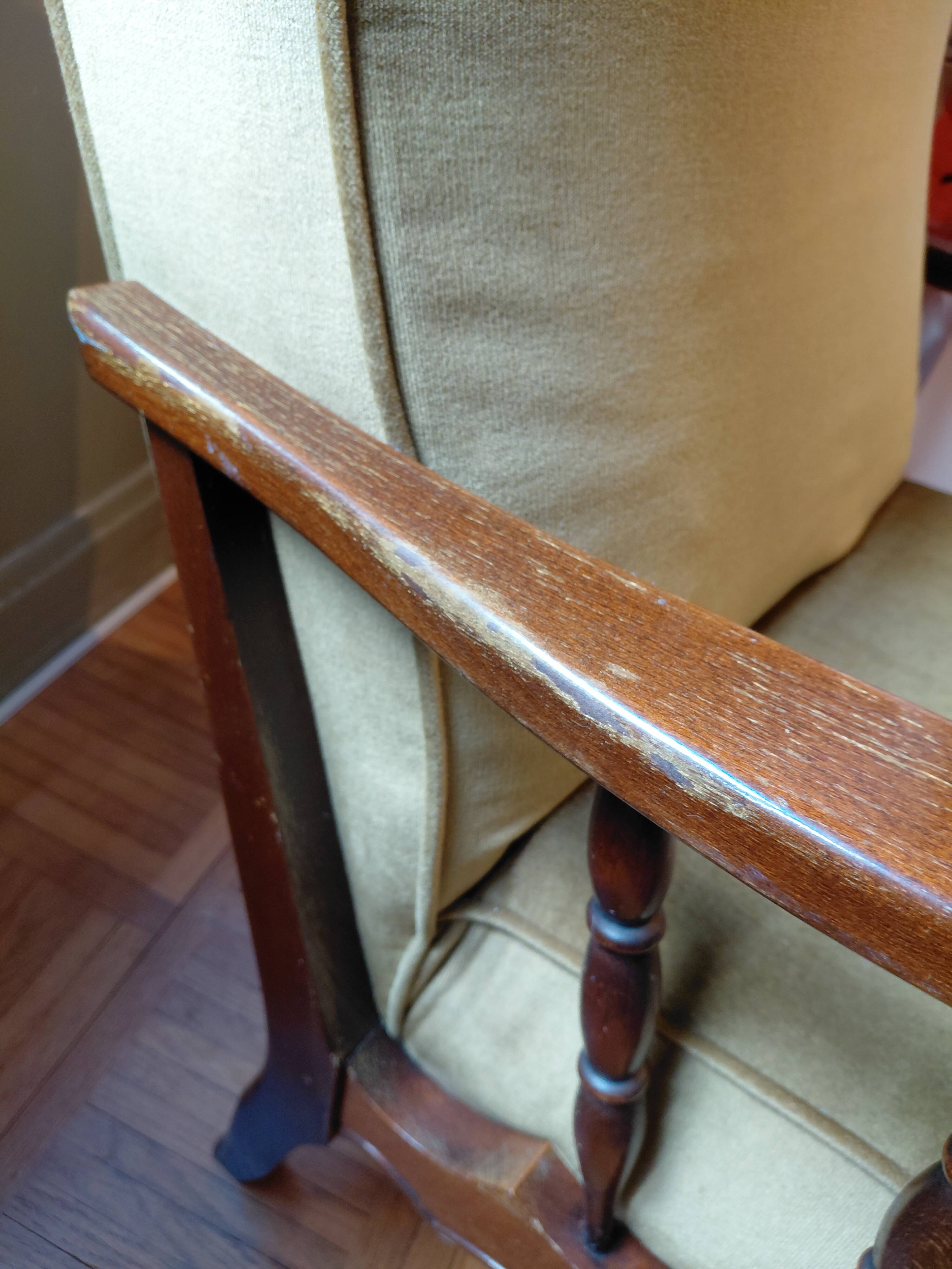 Lot of 2 olive green velvet armchairs.