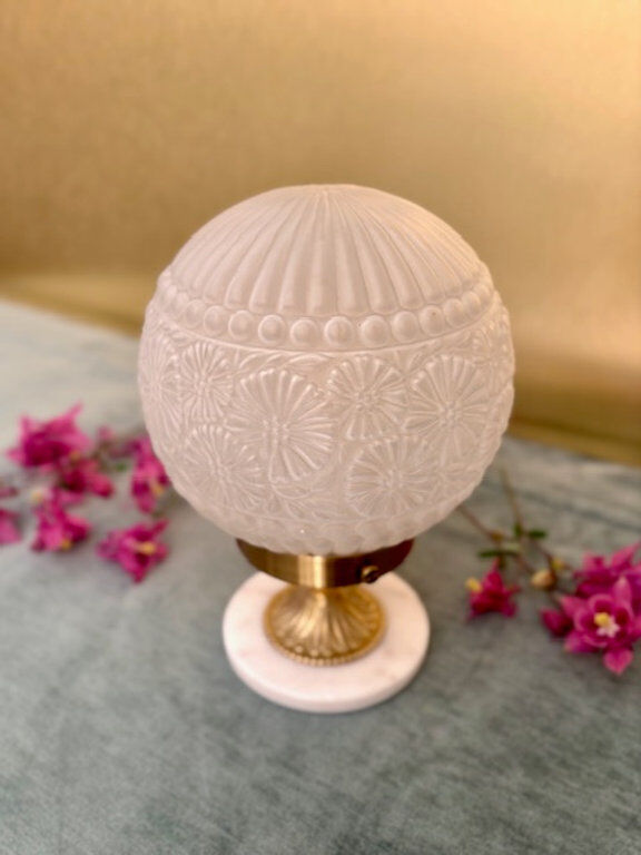 Art Deco lamp from the 1930s with a floral globe.