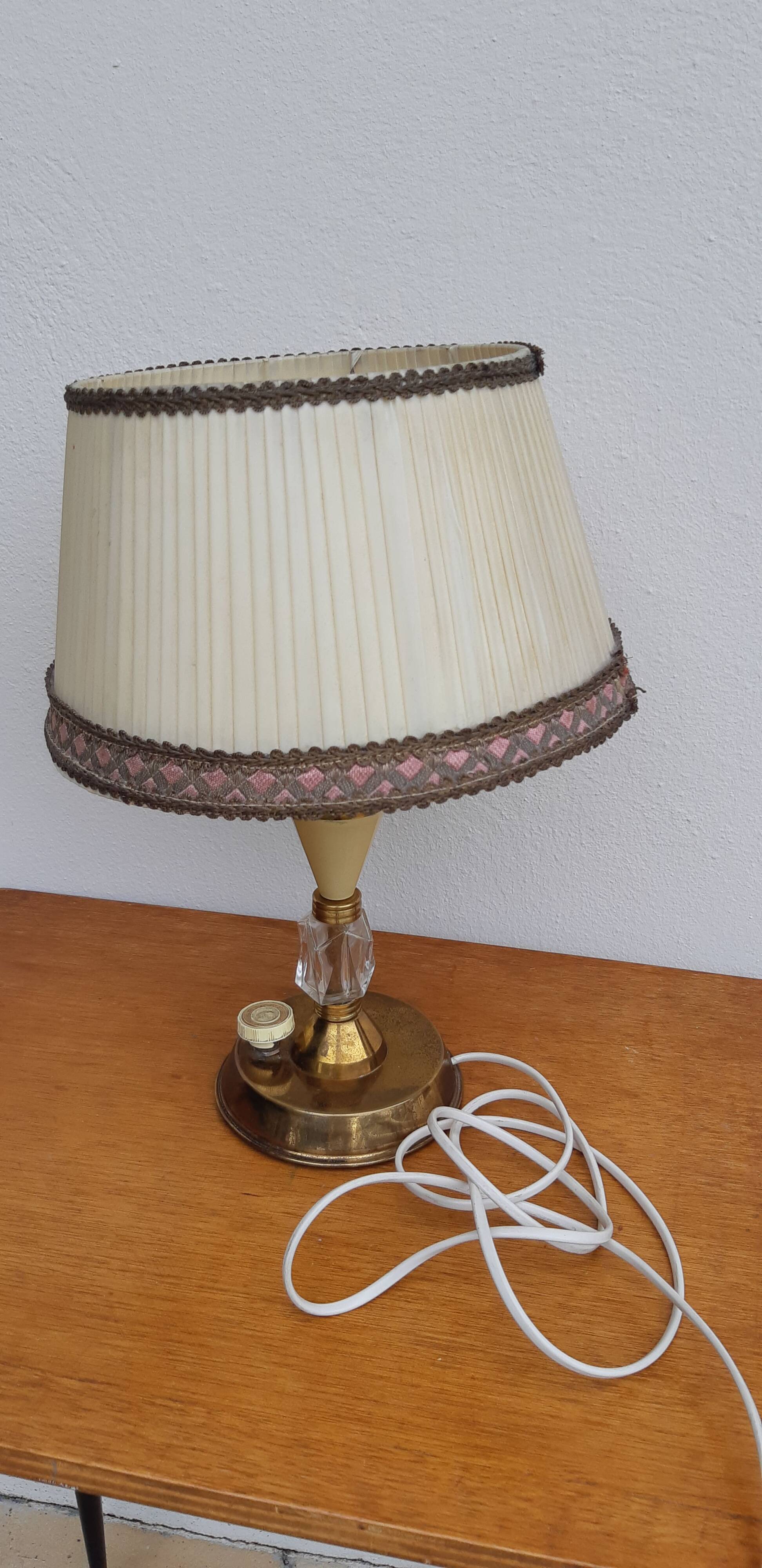 Mid-Century "3-light" table lamp in brass and cut crystal – France