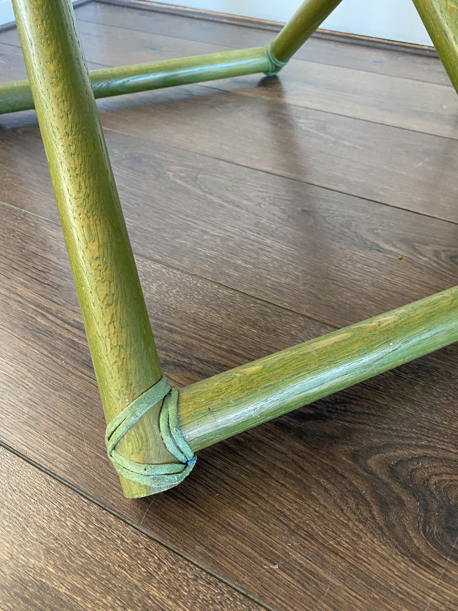 Tabouret pliable vintage Regency en hêtre italien et cuir