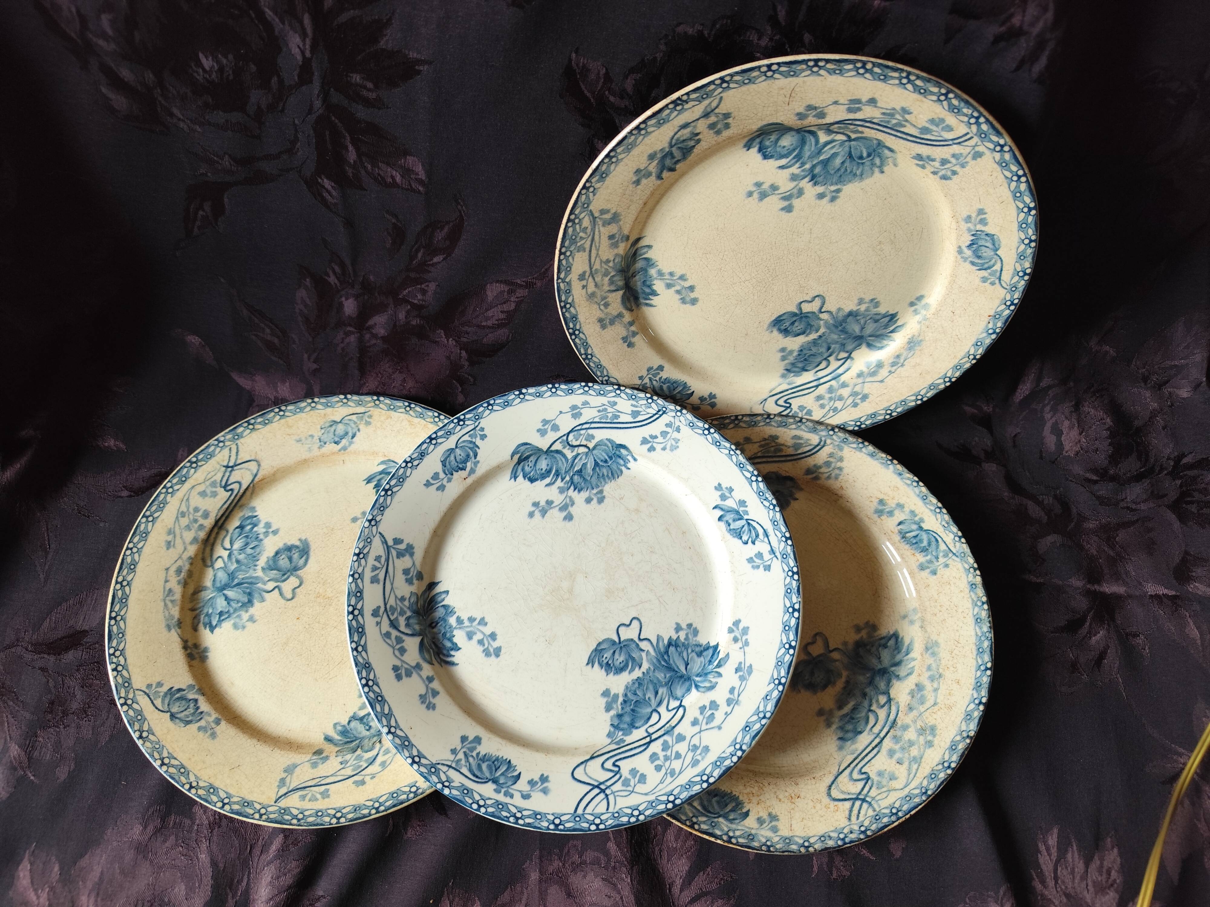 Set of 4 plates, 1920s - Sarreguemines - Royat peony design