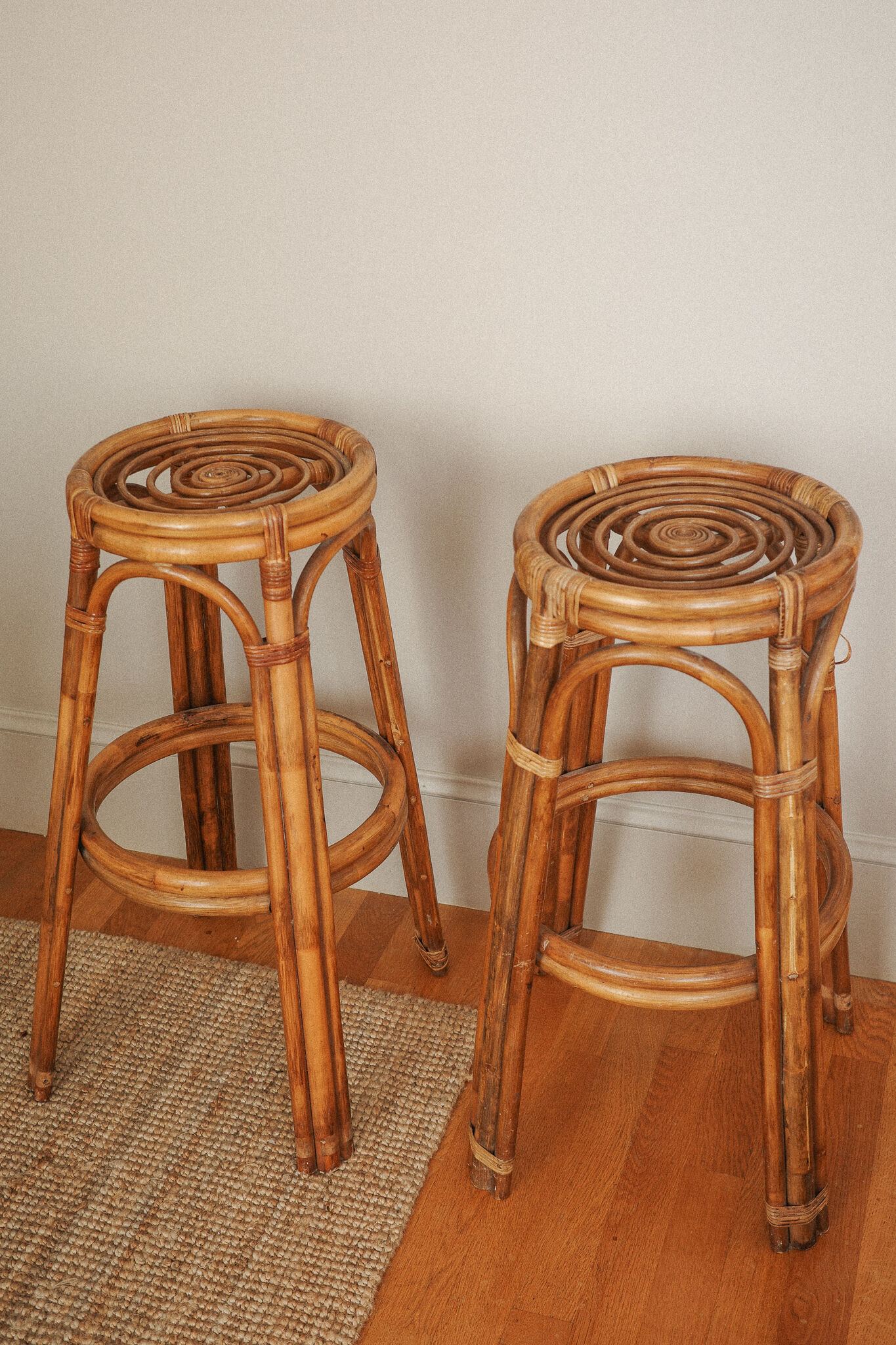Pair of Louis Sognot bar stool in rattan 1950