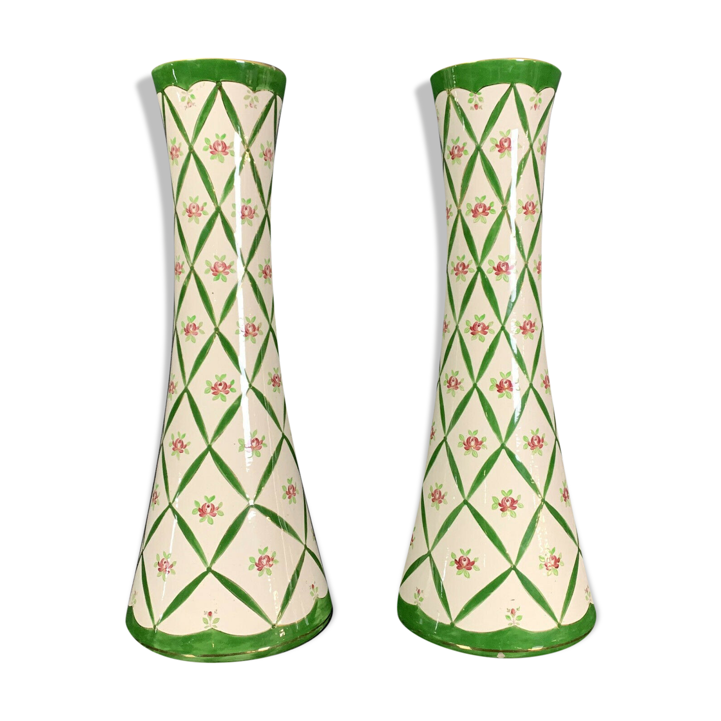 Pair of cornet vases in fine earthenware decorated with flowers in a green mesh