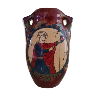 Vase decorated with the Bayeux tapestry of l.-e. desmant