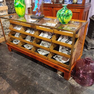 English blouse furniture made of wood and brass
