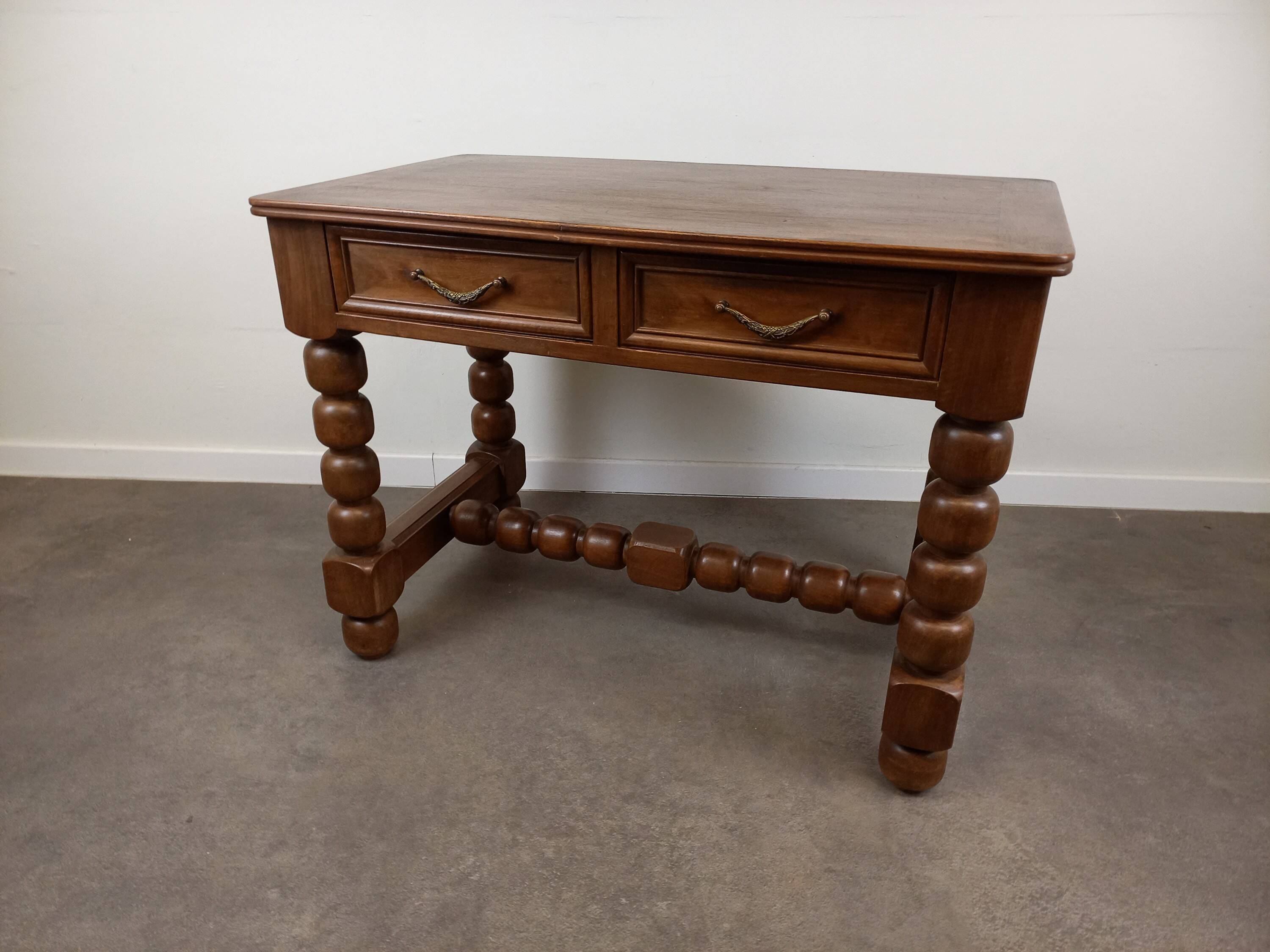 Bureau brutaliste