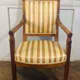 Fauteuil Directoire en hêtre or et tapisserie blanche France 19ème