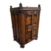 Meuble de rangement ouvrant à 4 portes