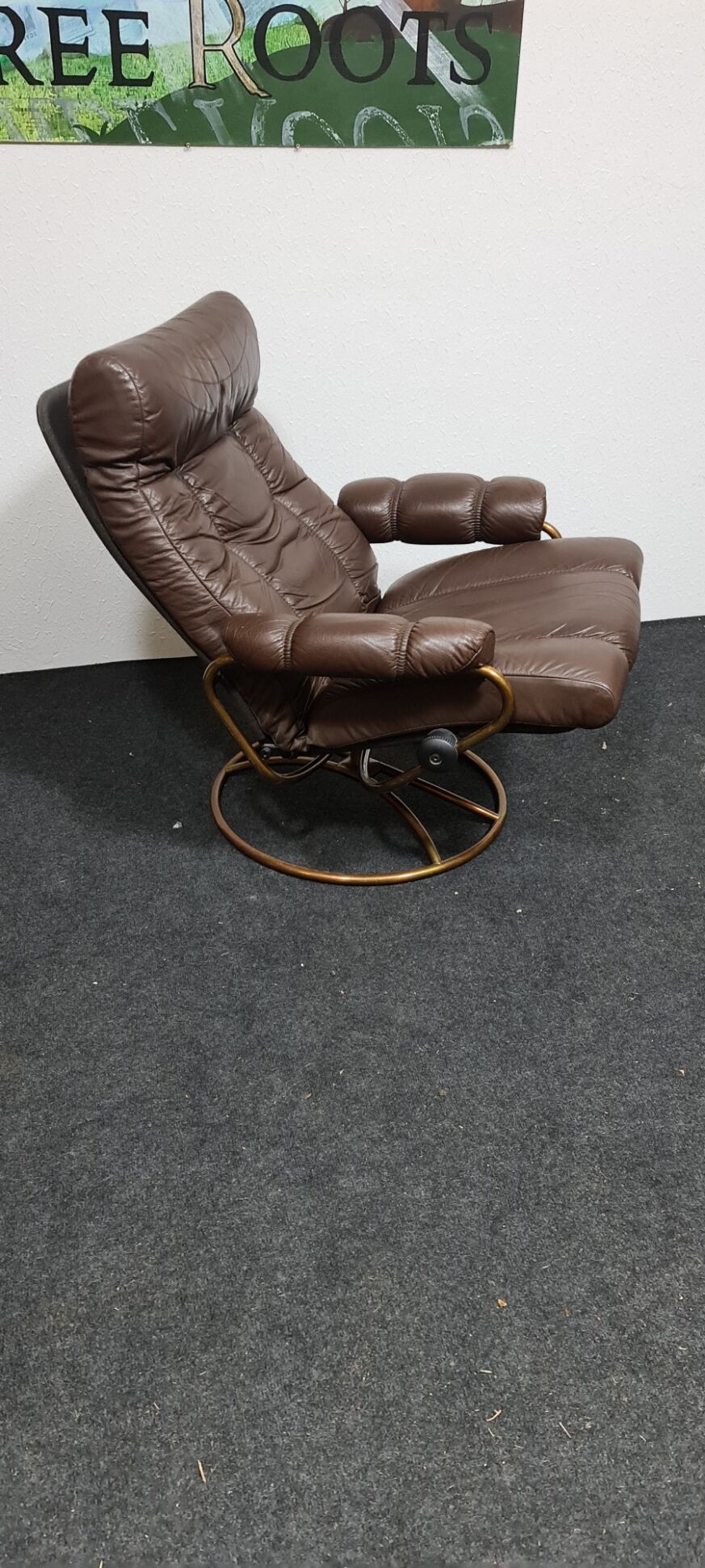 Vintage leather stressless reclining chair