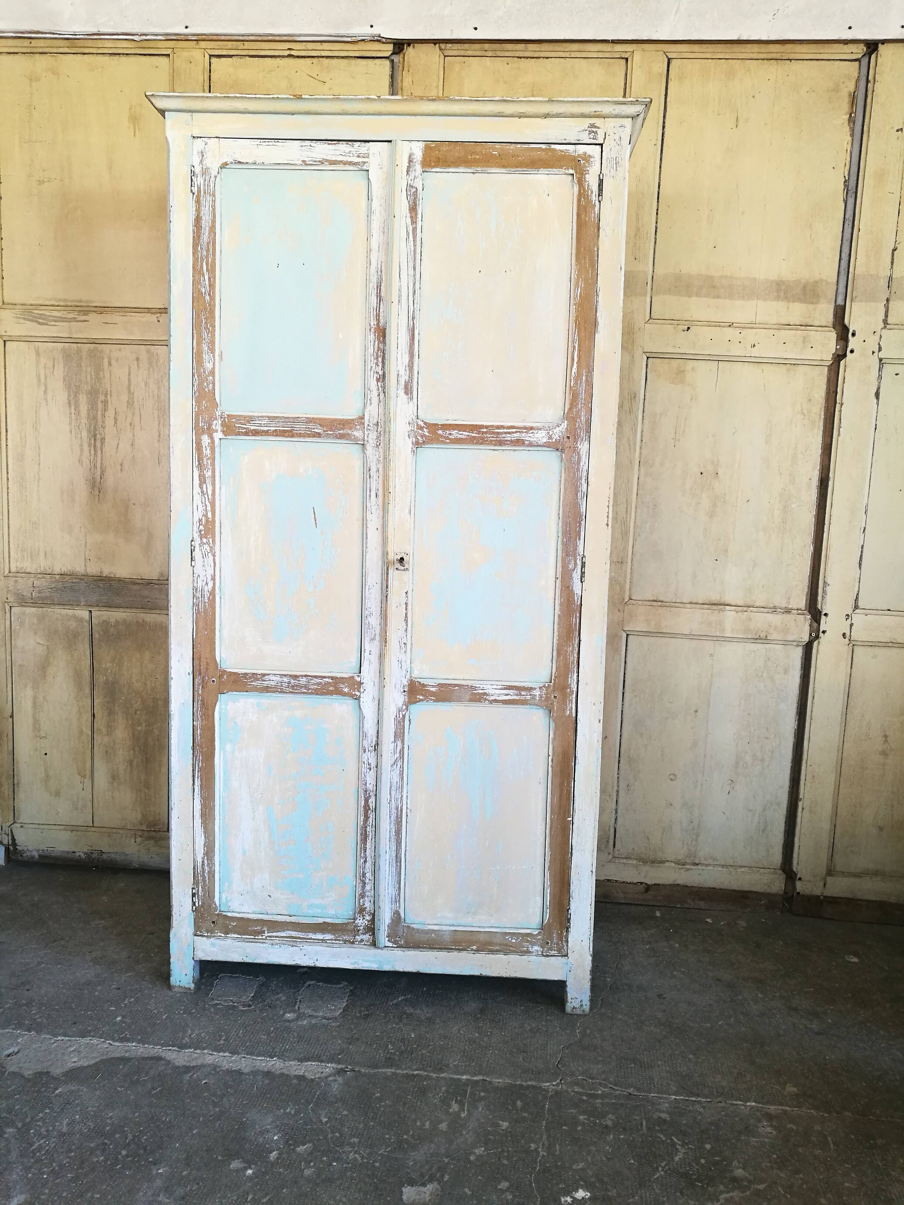 Original Parisian wardrobe patina