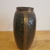 small vase in chiseled brass Japanese decoration