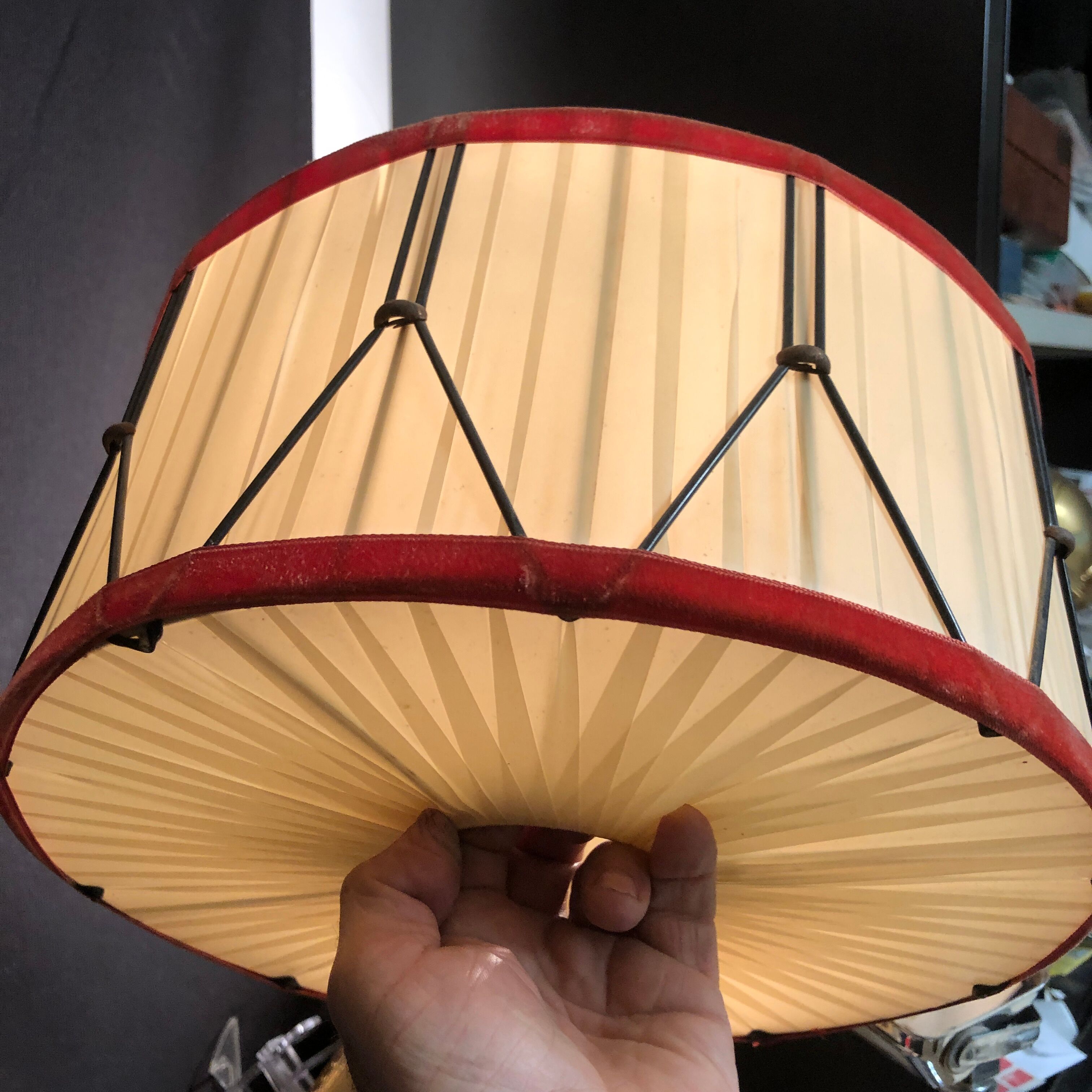 Lustre 1960 form white and red drum