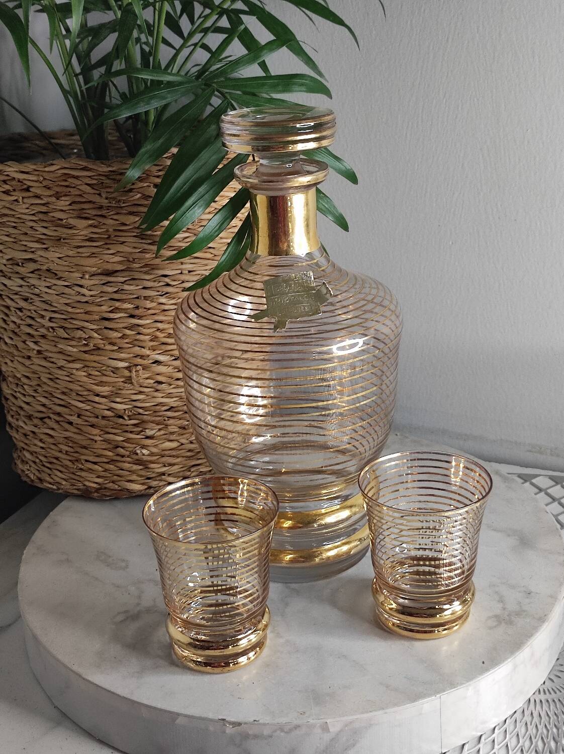 Golden liqueur service