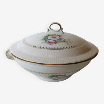 Very pretty tureen from L'Amandinoise model "Arabelle"