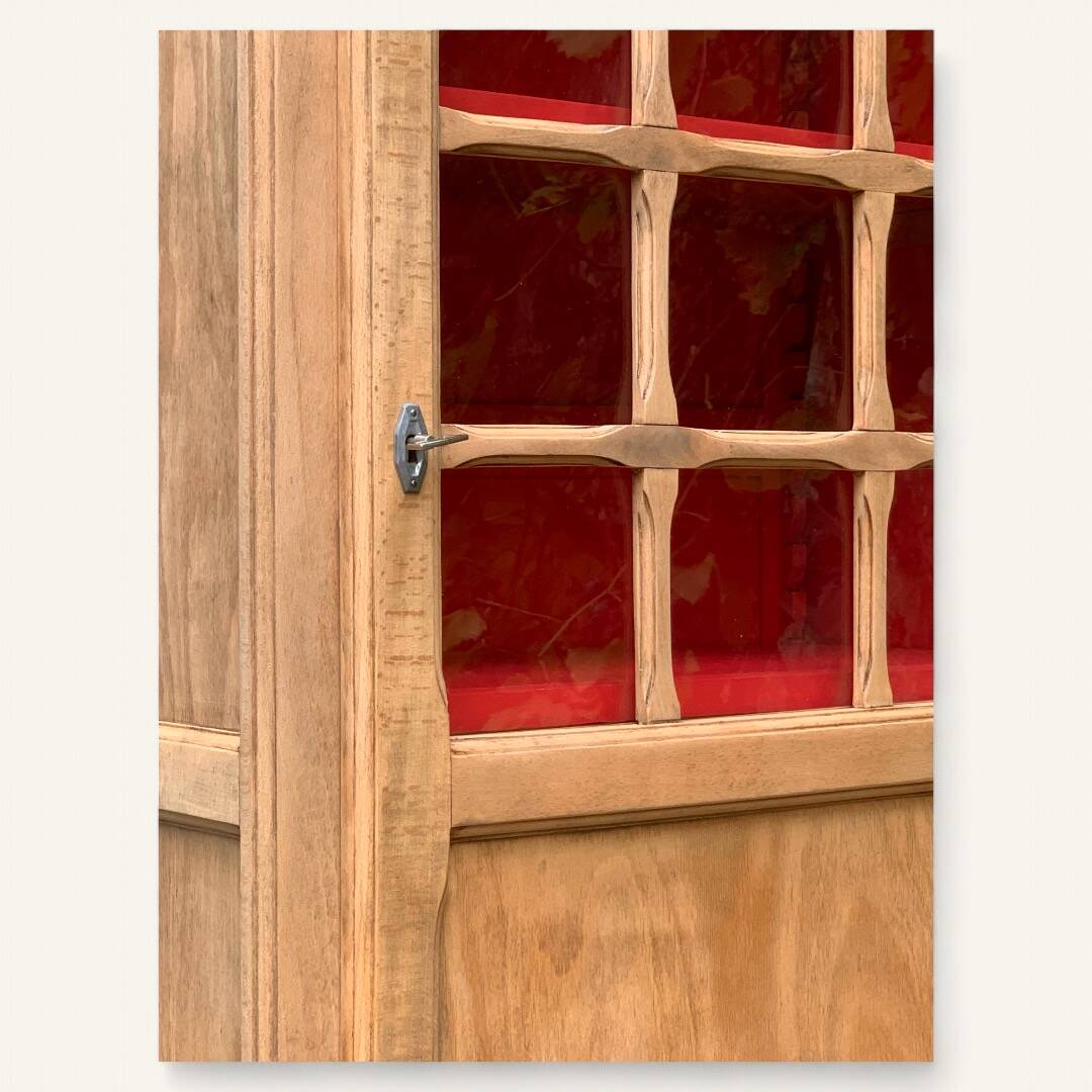 Armoire bonnetière parisienne vintage bois brut