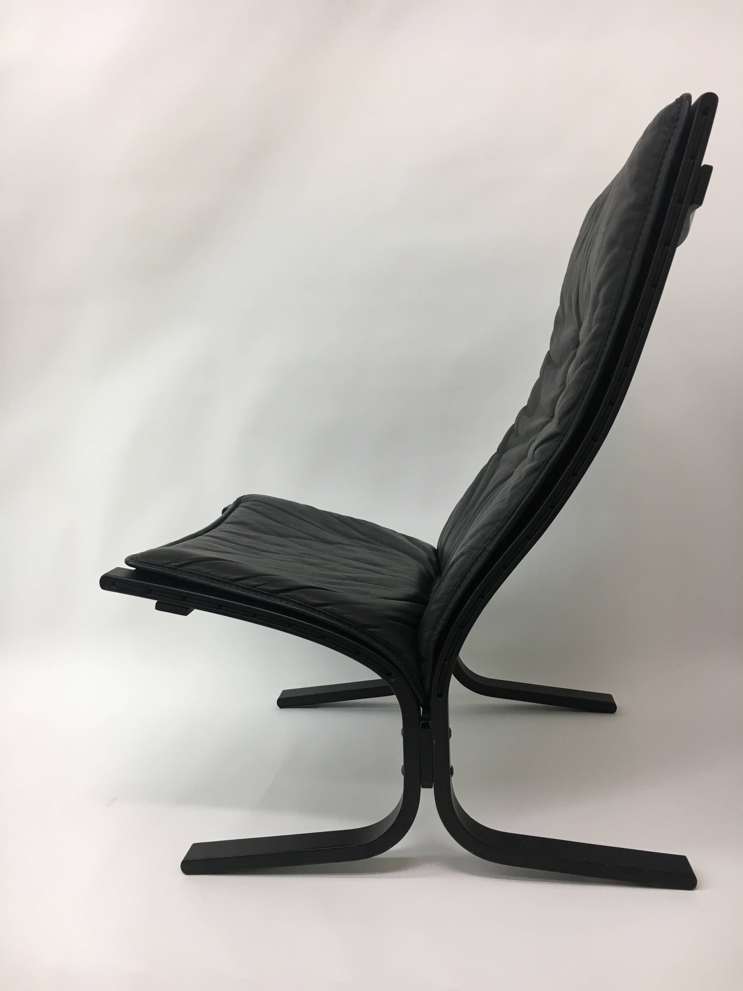 Mid-Century design black leather lounge chair by Ingmar Relling for Westnof