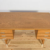 Mid-century modern oak desk from Eigil Petersens Møbelfabrik, Denmark, 1970s