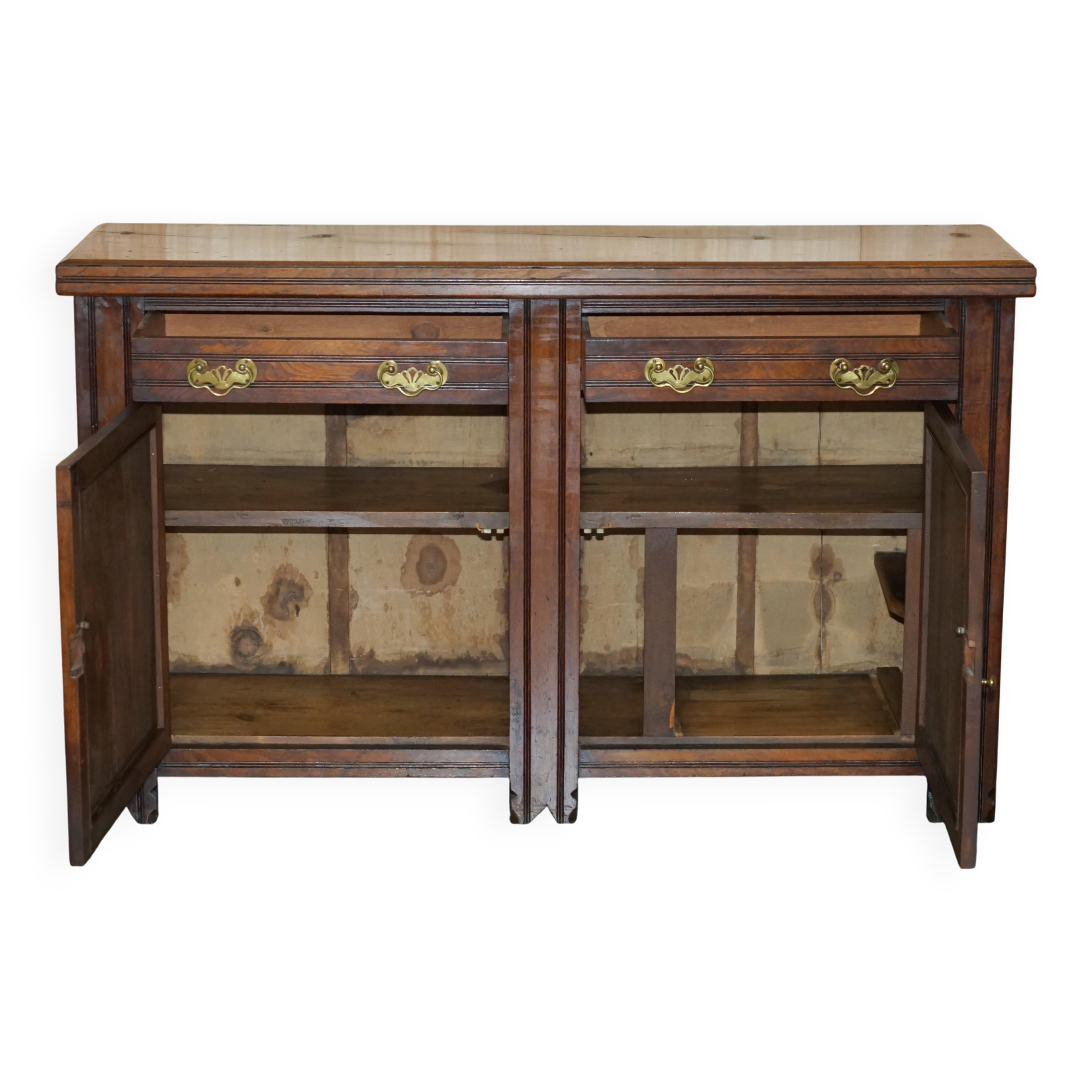 Victorian English oak rustic buffet circa 1880 with drawers.