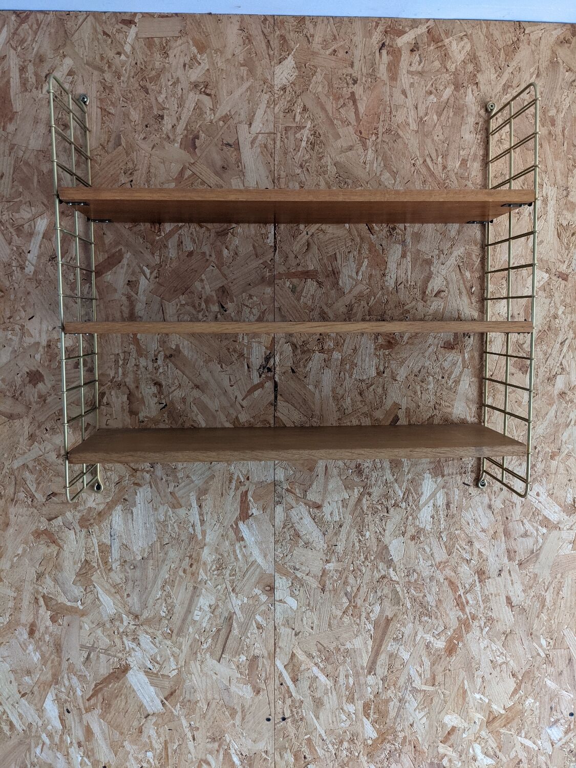 String shelf