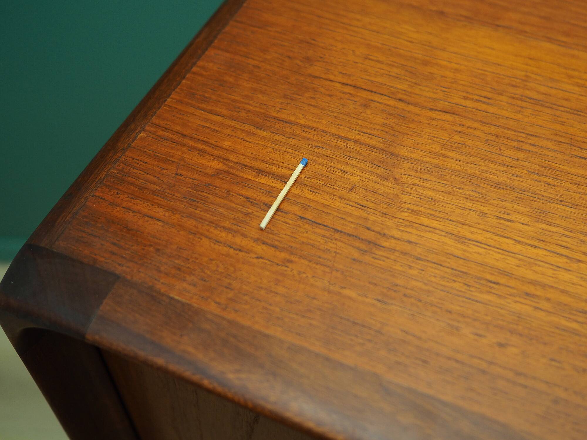 Buffet haut en teck, design danois, années 1960