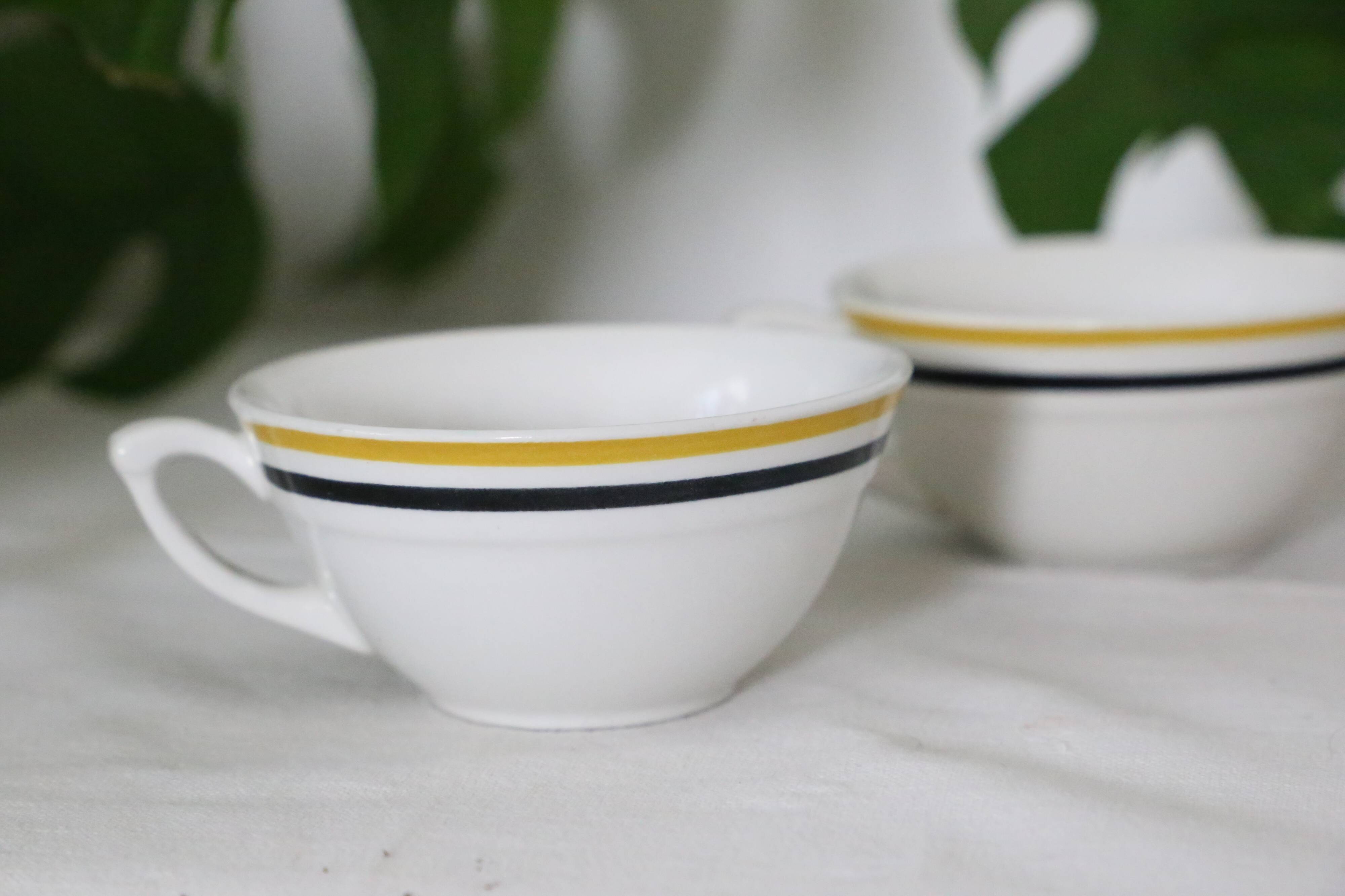 Set of 4 ceramic cups, bistro type, French manufacture