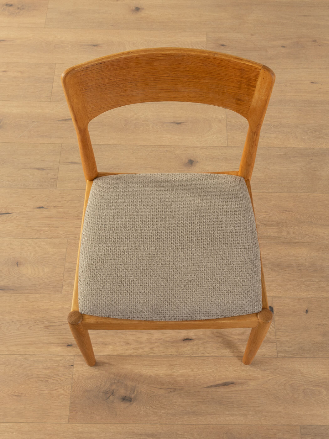1960s dining chairs, Henning Kjærnulf