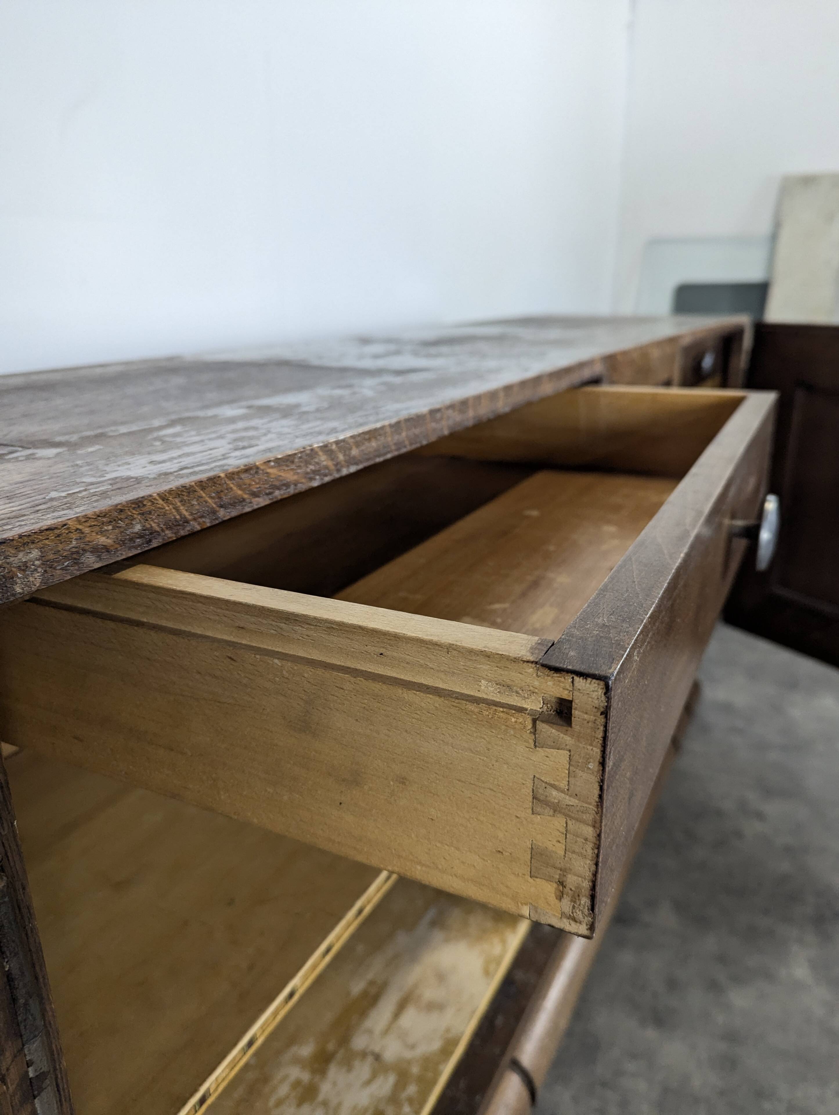 Enfilade Art Deco in the spirit of Dudouyt.