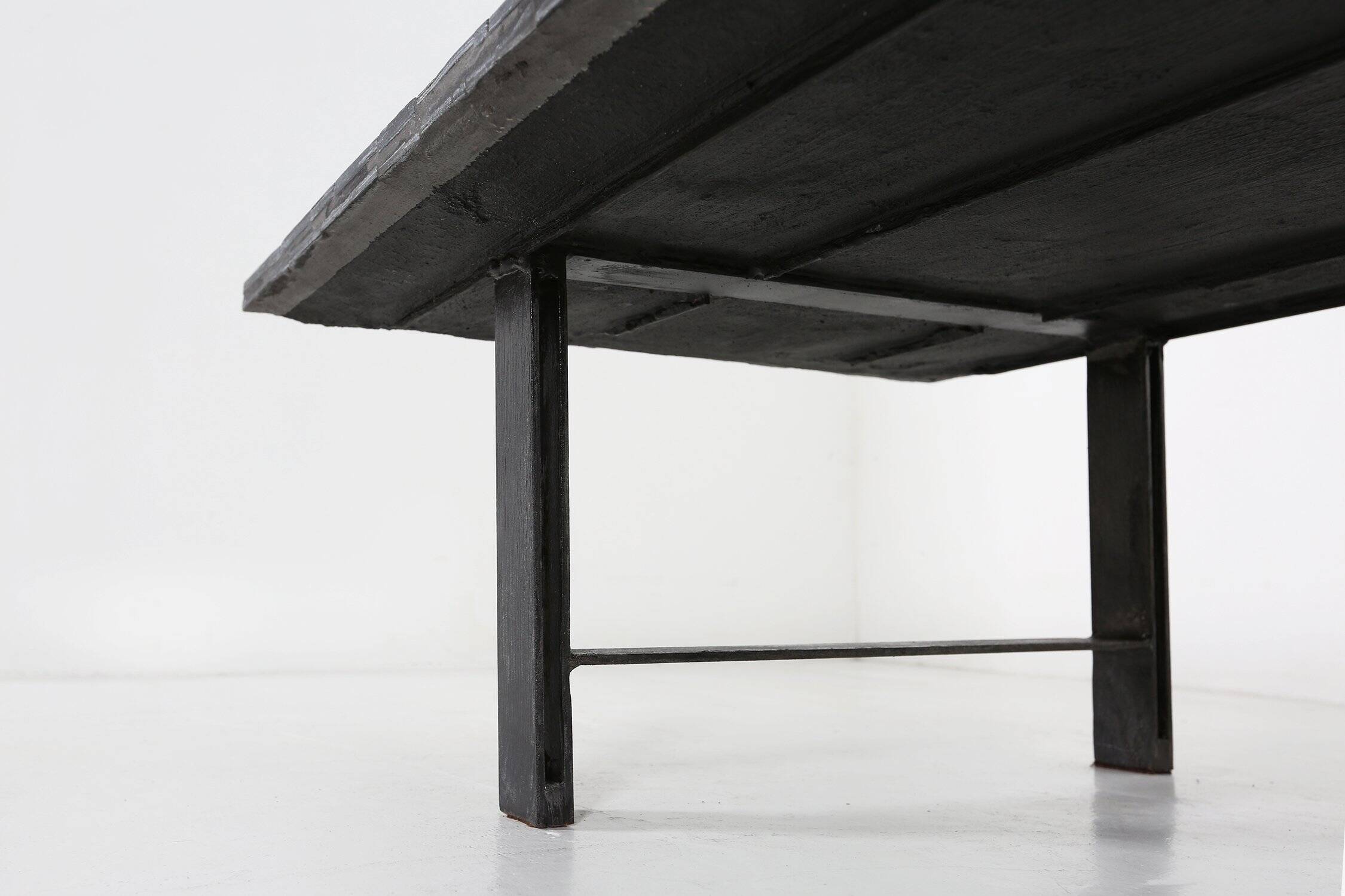 Table basse brutaliste en pierre brésilienne par Pia Manu, 1960