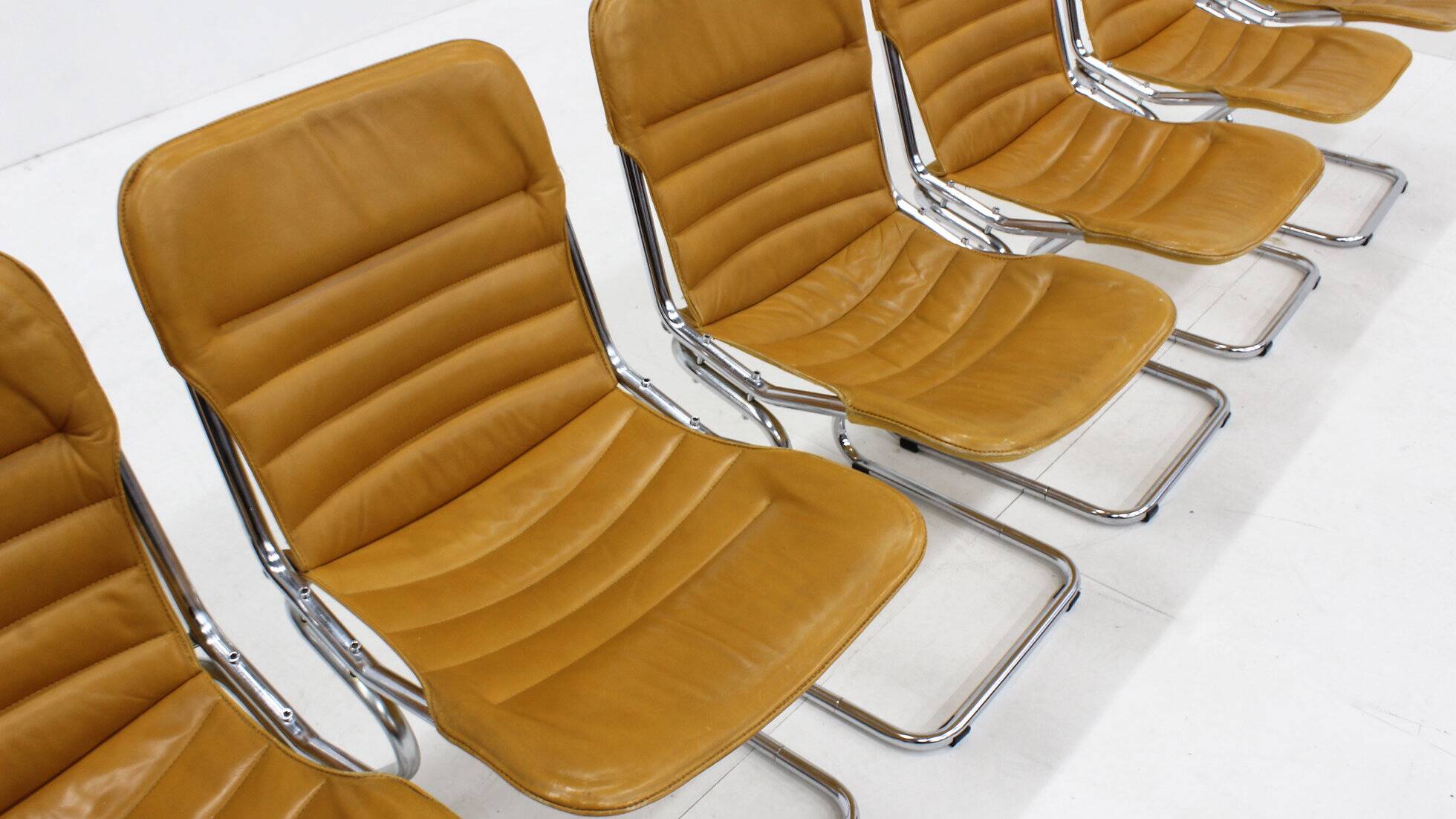 Set of 6 vintage chrome and leather dining room chairs 1970s Italy