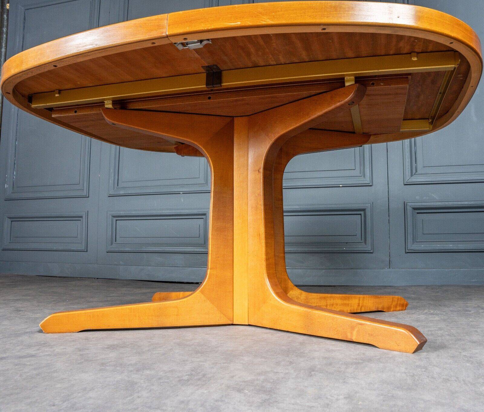 Dining room table with extensions French work 1970