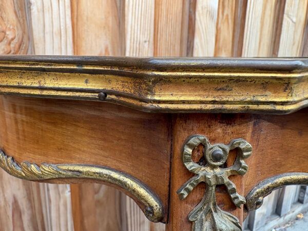 Guéridon ancien Louis XV – marbre rosé et laiton doré – fin XIXᵉ siècle